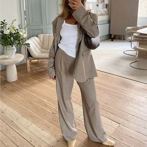 Djerf Avenue Favorite Pants Oat Short Length